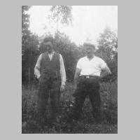 086-0126 Die Jungbauern Fritz und Kurt Templin (von links).JPG